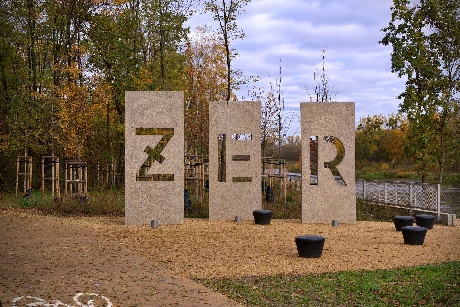 Park Żerański: Nowe Miejsce na Spacer w Warszawie – blog Czil