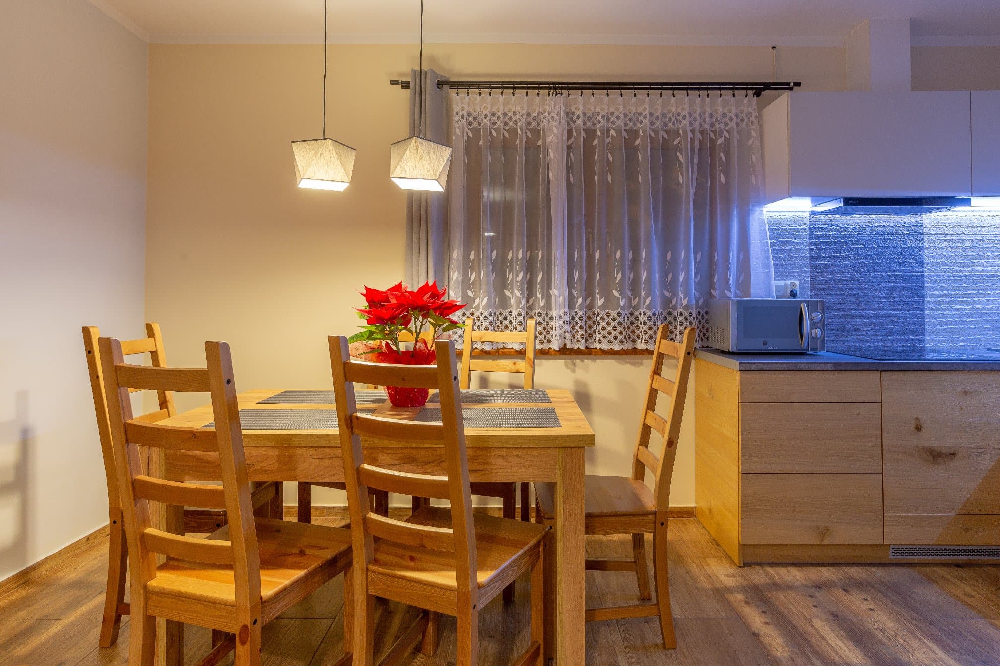 Zdjęcie 6 z galerii Domek na Królach